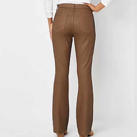 #019 a.n.a Women Size 12 Coated High Rise Flare Jeans! - Picture 3 of 5